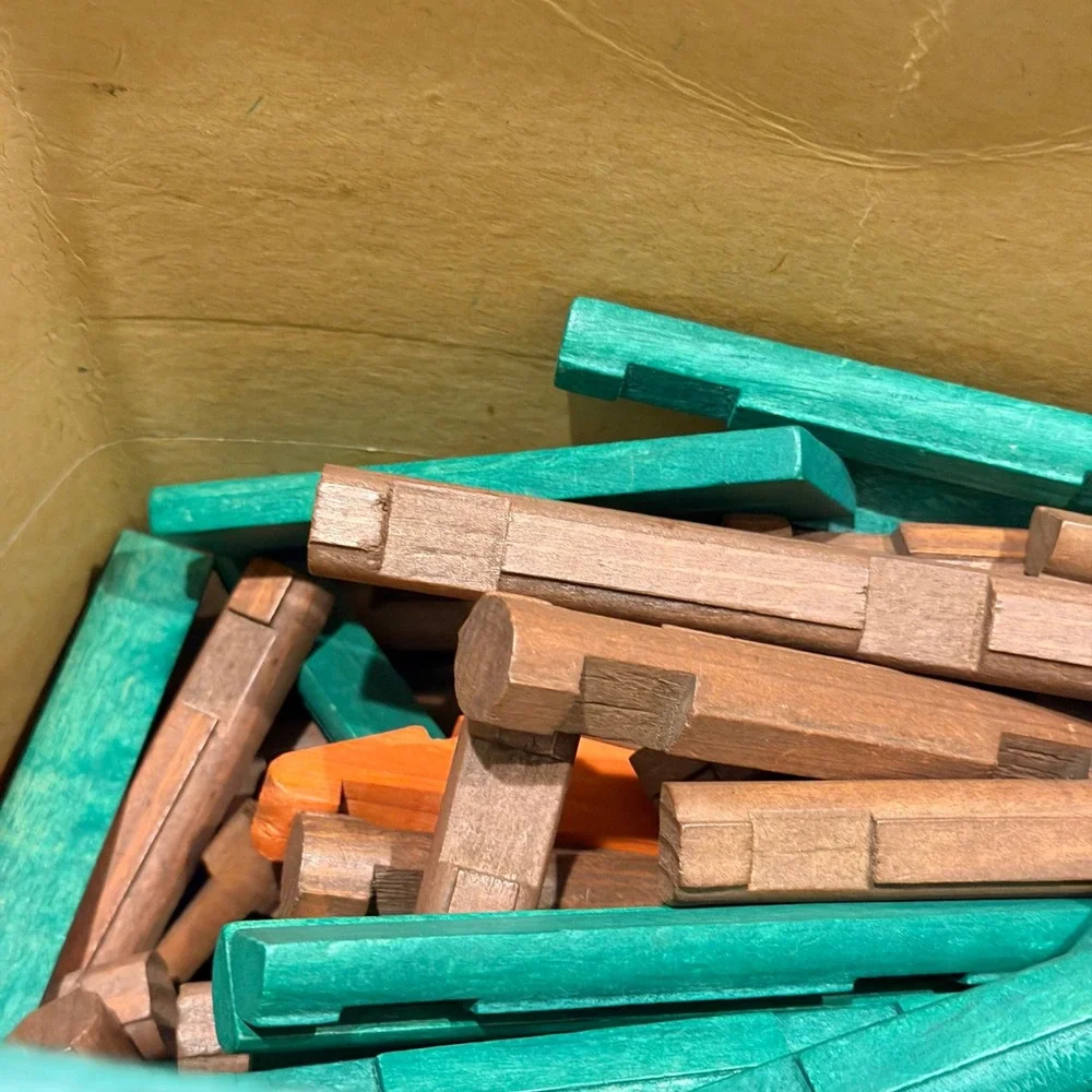 Lincoln Logs Fort Wilderness Building Set Brown Wood Pieces Storage Bin